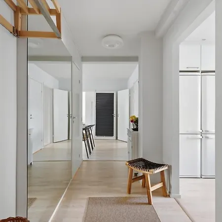 | Balcony | Ev Parking | 200m Tram | 3br * Helsingfors