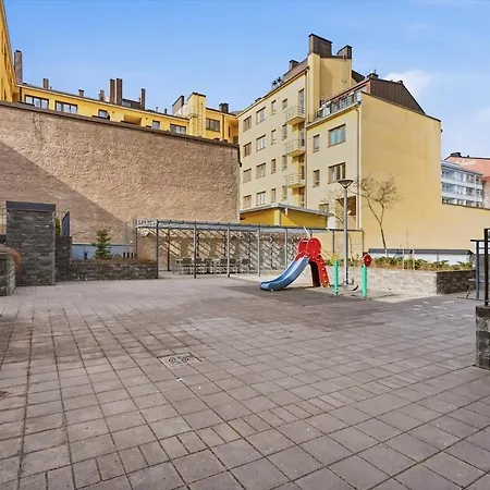 | Balcony | Ev Parking | 200m Tram | 3br