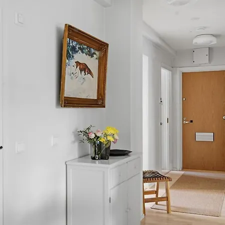 | Balcony | Ev Parking | 200m Tram | 3br * Helsingfors