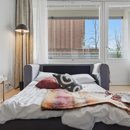 | Balcony | Ev Parking | 200m Tram | 3br * Helsingfors