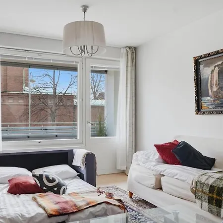 | Balcony | Ev Parking | 200m Tram | 3br * Helsingfors