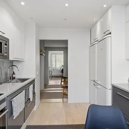 | Balcony | Ev Parking | 200m Tram | 3br * Helsingfors